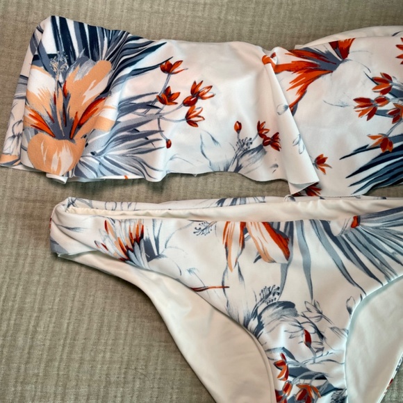 LSpace Brand New Floral Two Piece Bikini Set - Picture 5 of 5